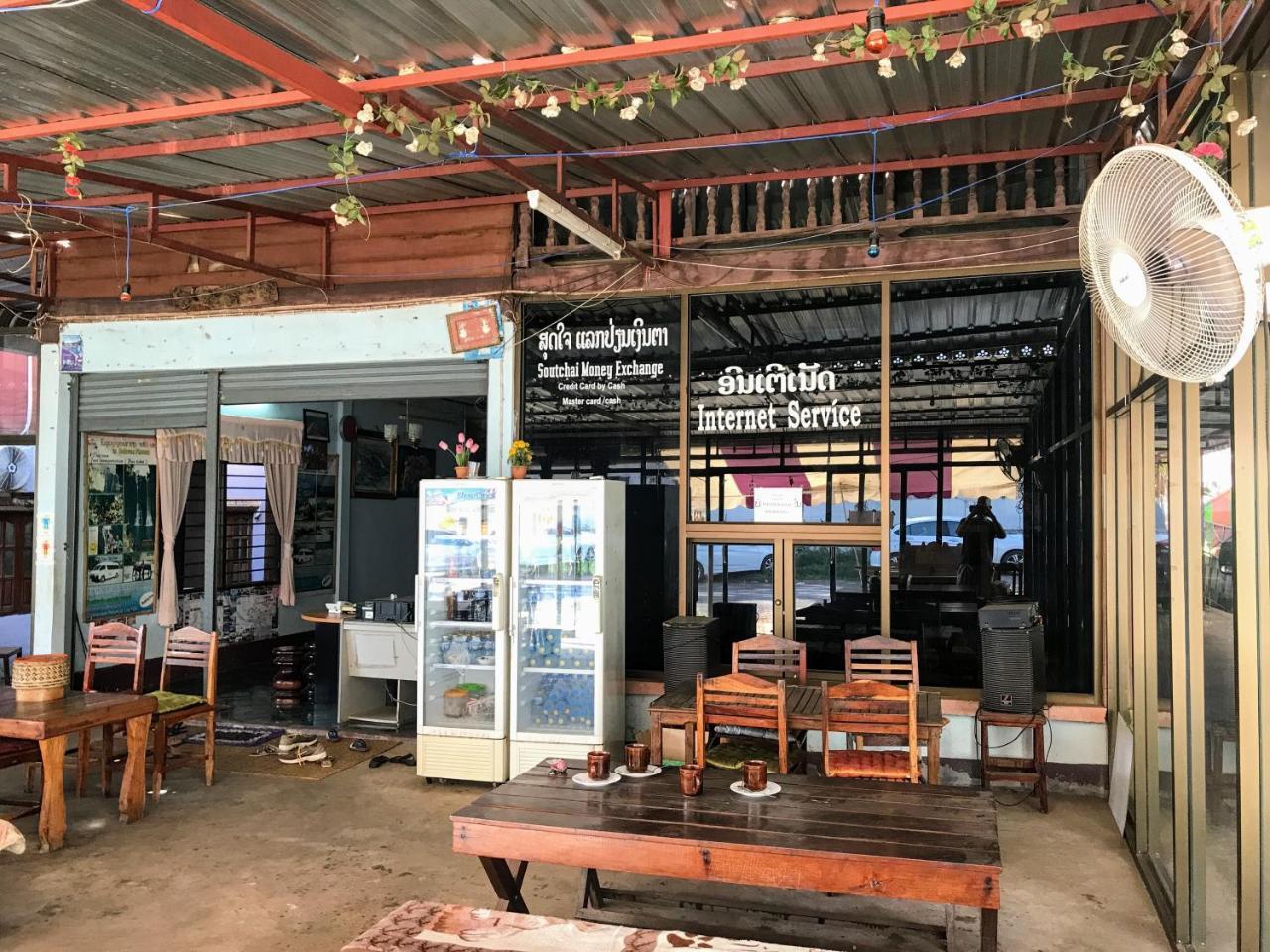 Soutchai Hostel And Tour Company Pakse Ngoại thất bức ảnh