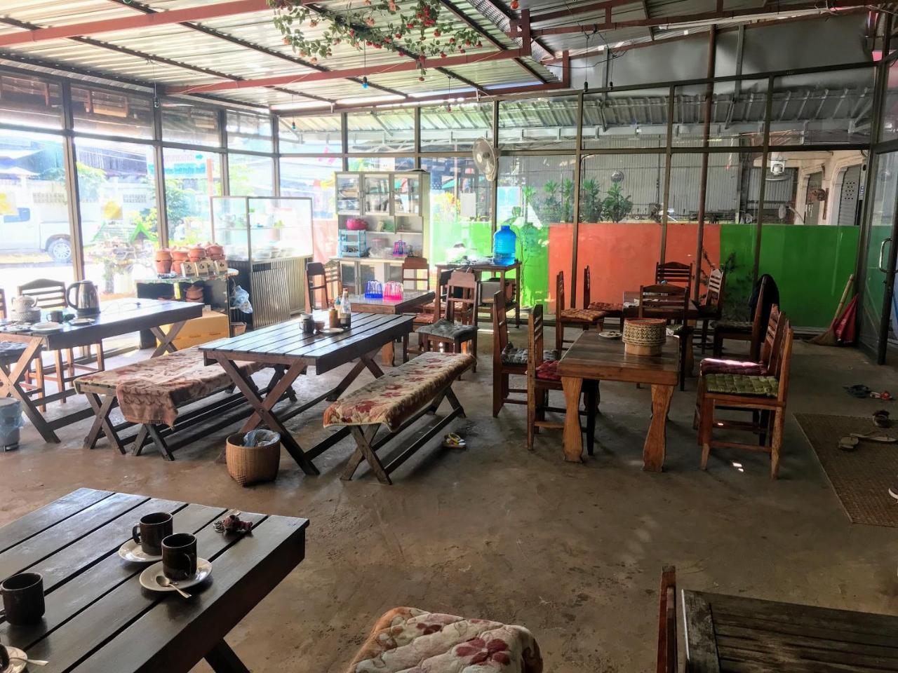 Soutchai Hostel And Tour Company Pakse Ngoại thất bức ảnh