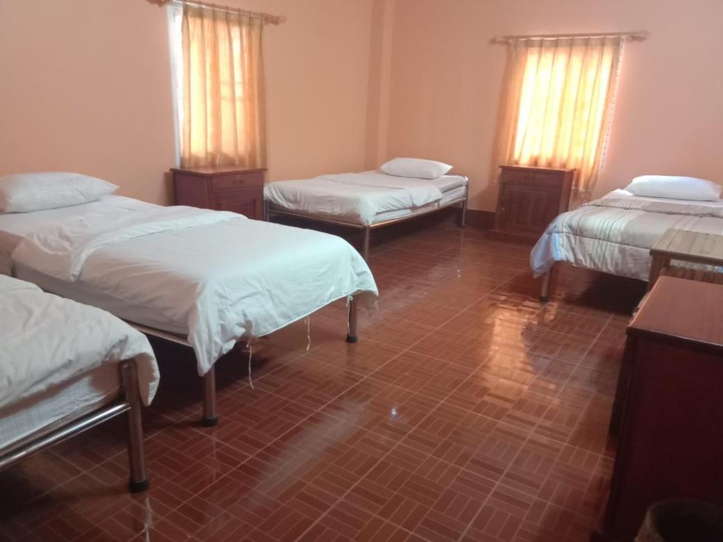 Soutchai Hostel And Tour Company Pakse Ngoại thất bức ảnh