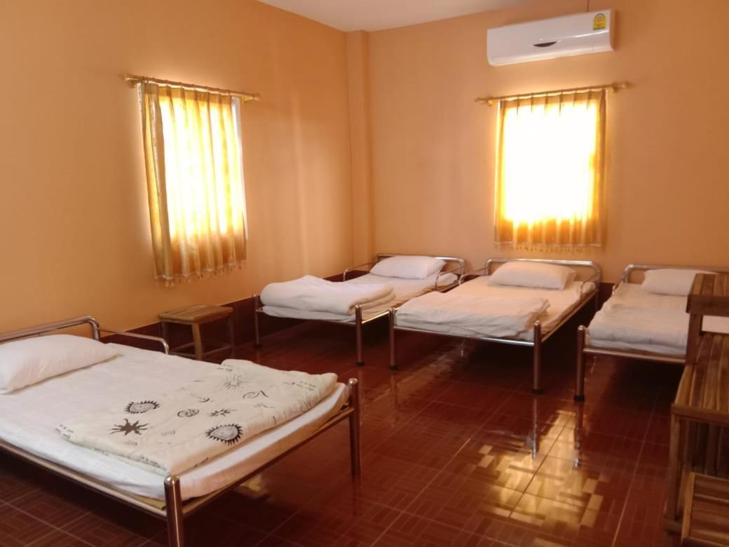 Soutchai Hostel And Tour Company Pakse Ngoại thất bức ảnh