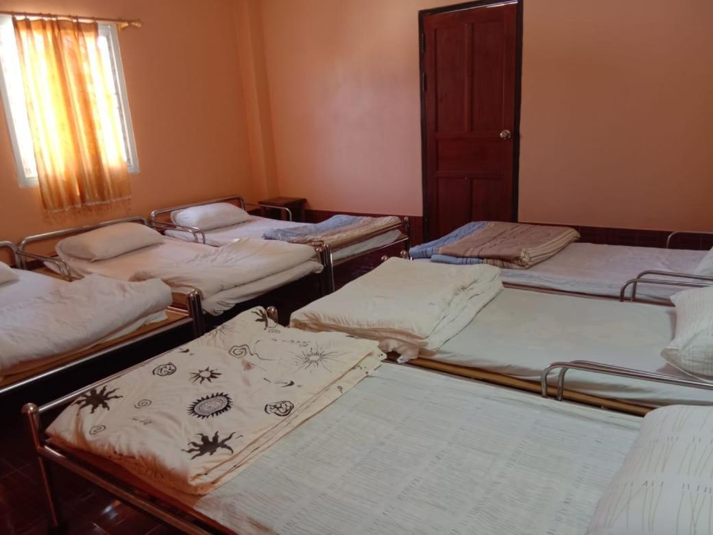 Soutchai Hostel And Tour Company Pakse Ngoại thất bức ảnh