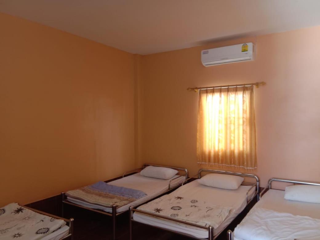 Soutchai Hostel And Tour Company Pakse Ngoại thất bức ảnh